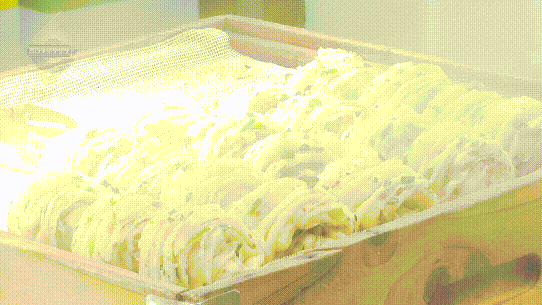 ！这些御寒姿势总有一款适合你PG麻将胡了热腾腾、暖融融(图10)