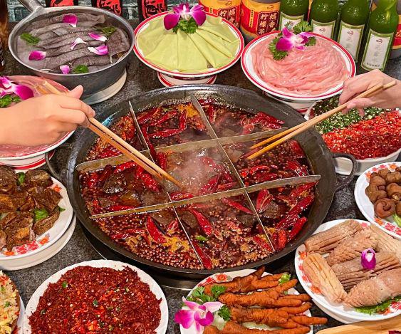 游：重庆火锅城市记忆的辣味PG麻将胡了旅途贵宾会员旅