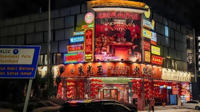 一锅红汤里蕴藏文化出海的中国温度麻将胡了朱光玉海外首店爆火背后：(图6)