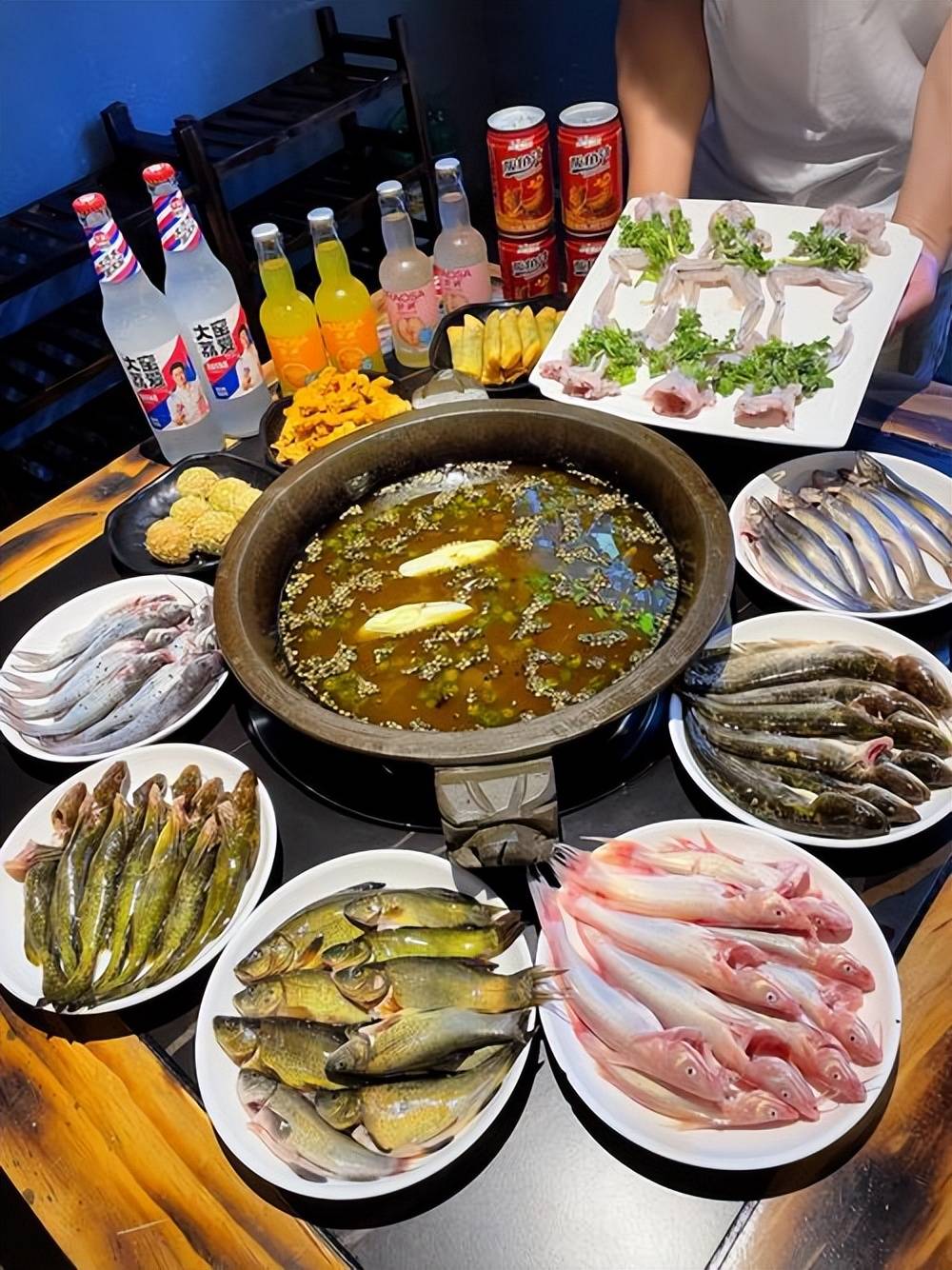 么大家都说餐饮火锅适合年轻人创业？PG电子麻将胡了试玩【马河坎】为什(图2)