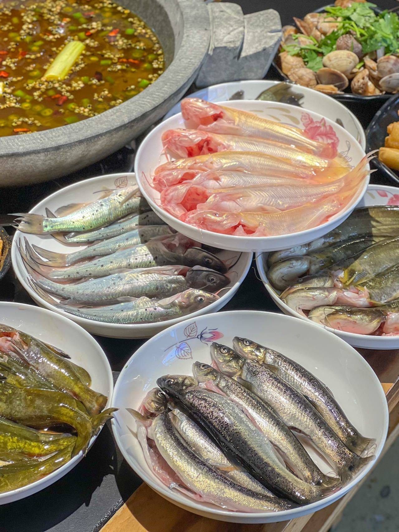 么大家都说餐饮火锅适合年轻人创业？PG电子麻将胡了试玩【马河坎】为什(图3)